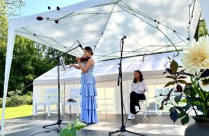 Heggedal Hovedgård 2 artistene imponerte unge natalie phongam sorvar pa fiolin og bianca kurd vokal