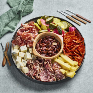 17.mai snacksfat med spekemat og ost