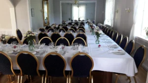 Villa Elverhøy Selskapslokaler 6 dekket bord 80 personer villa elverhoy